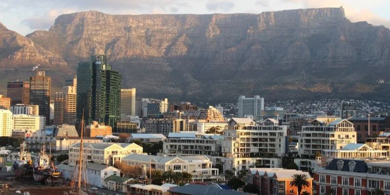 Qantas Airlines Cape Town Office in South Africa 1-844-935-3943